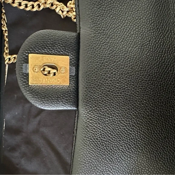 ❤️ CHANEL NEW ❤️ CHANEL Caviar Quilted
Mini Sweetheart Rectangular Flap Black - Picture 6 of 10